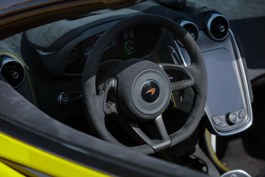 Панель приборов McLaren 570S Spider 2017 года  (NA) (фото 3 из 42)